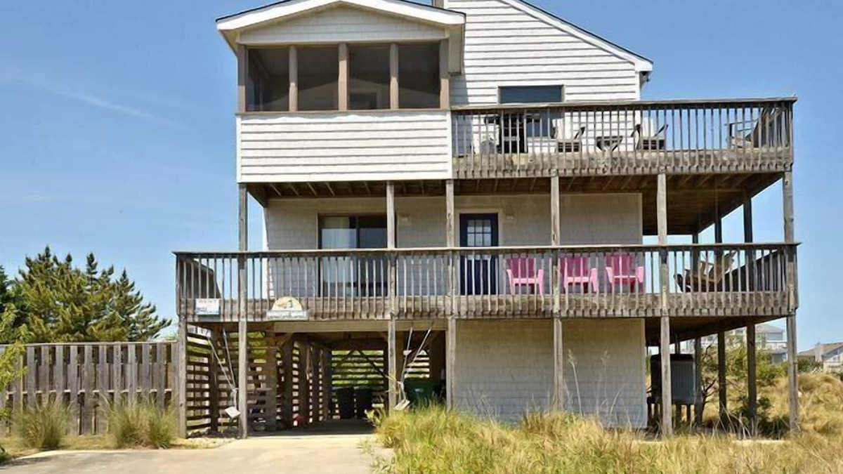 Ocean Hill House | OH1213- Just 300 Feet to Beach, 4 BRs, Ocean/Lighthouse Views, Dog Friendly!