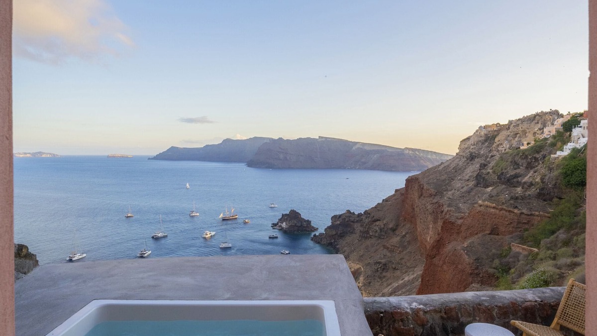 Oia Apartment | Oia Waves by SV