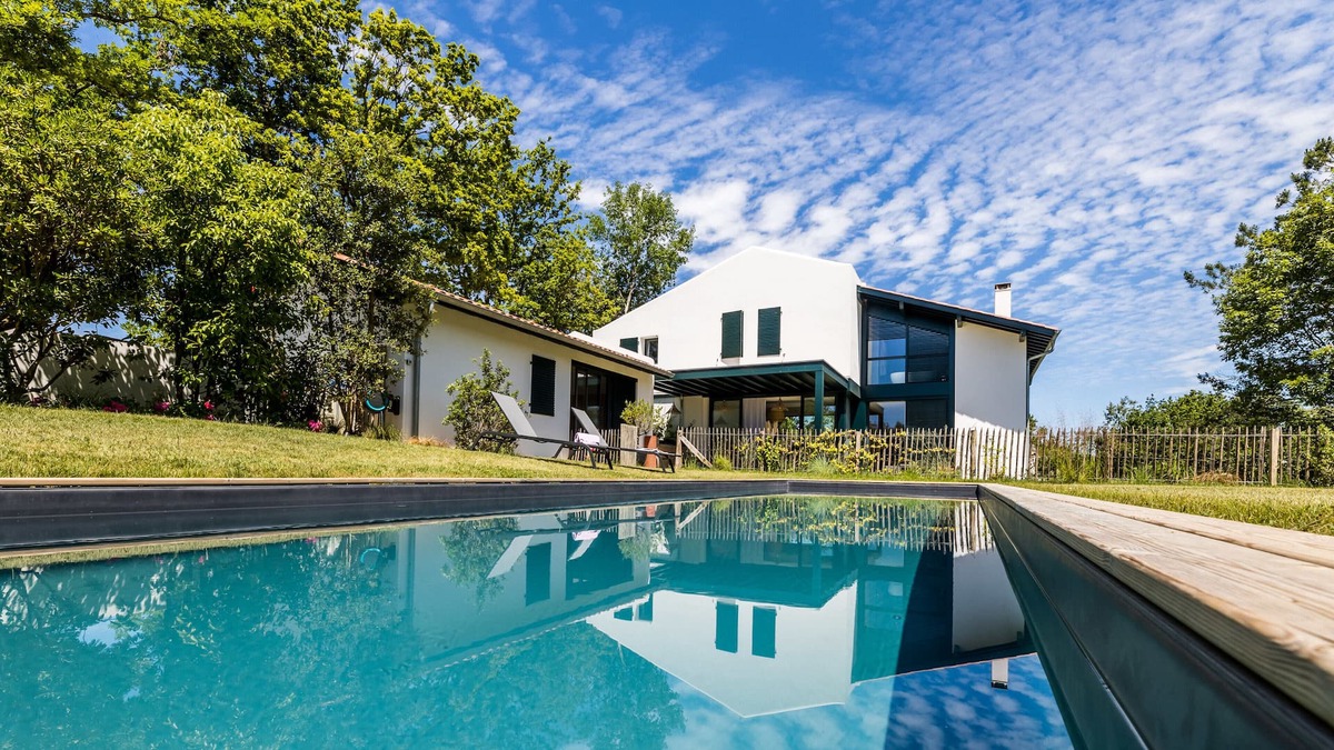 Arbonne Villa | OIHAN KEYWEEK Amazing villa in quiet area with heated pool in Arbonne