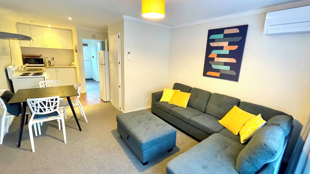 Queenstown Cottage | OK Holiday Unit #5 - Queenstown Holiday Apartment