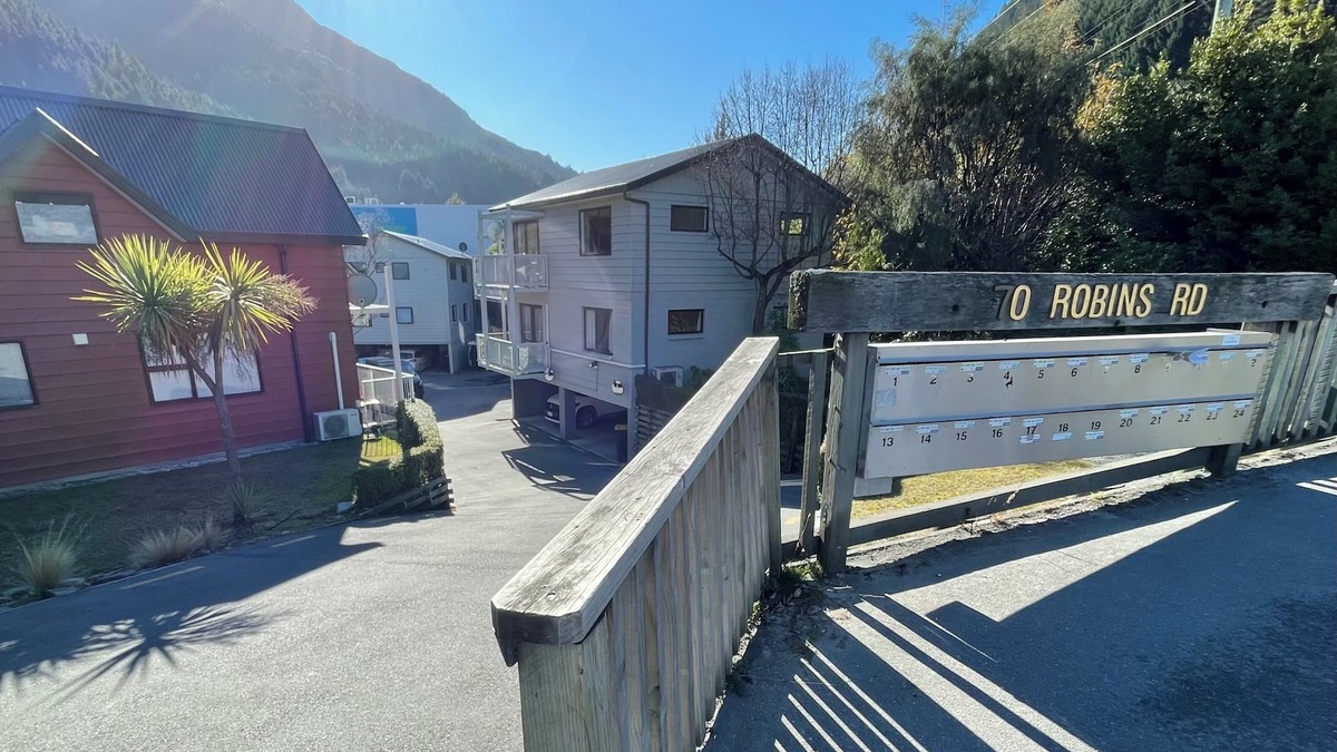 Queenstown City Centre Cottage | OK Holiday Unit #6 - Queenstown Holiday Apartment