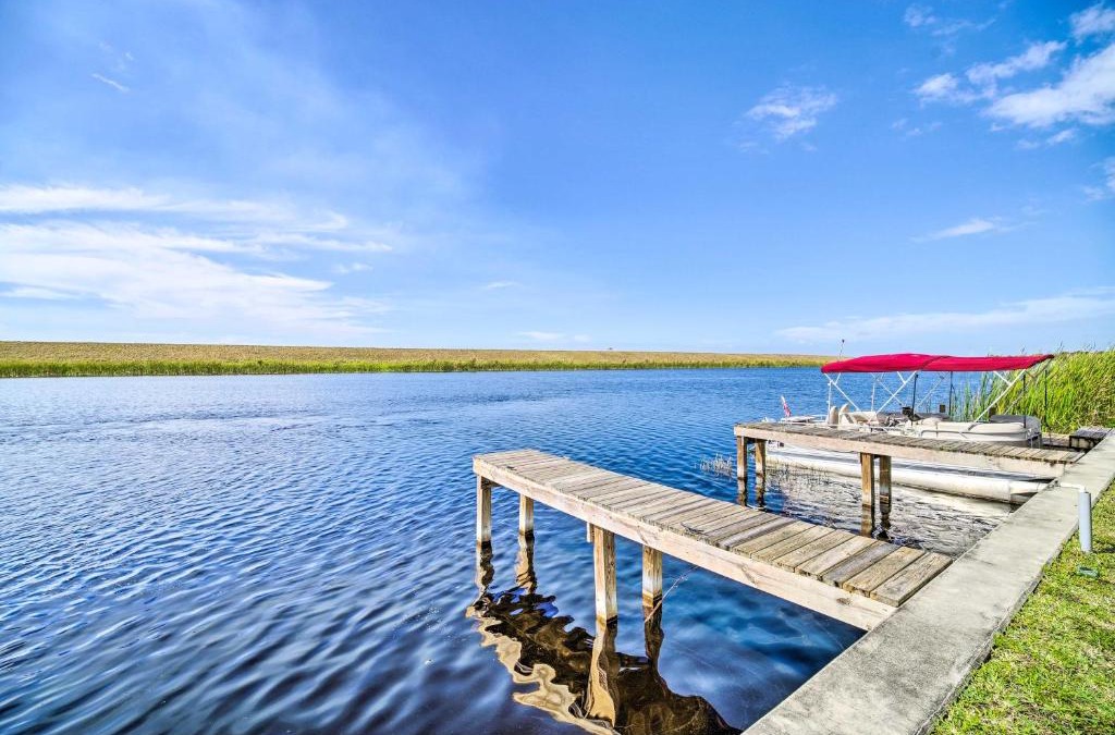 Okeechobee House | Okeechobee Cabin in Waterfront Community with Dock!