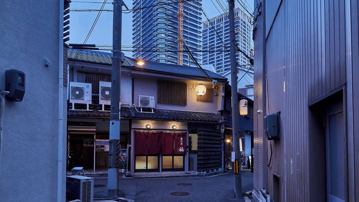Fukushima House | Okunoyado Fuku 2F [Accommodates up to 7 people] 4-way access for comfortable travel! One stop from Osaka Station and a 5-minute walk from JR Fukushima Station! 3 stations and 15 minutes to USJ!