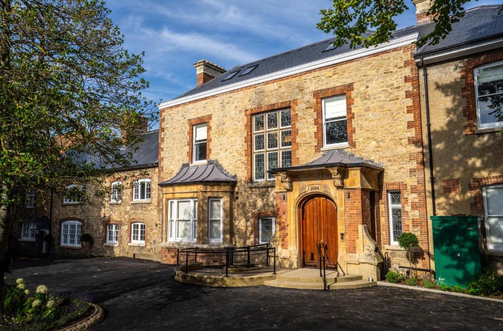 Abingdon Hotel | Old Abbey House