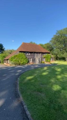 Billingshurst Villa | Old Barn