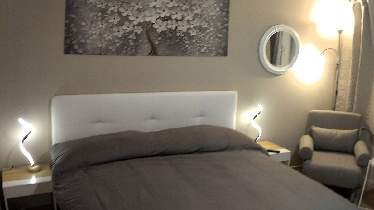 Monte Sacro House | Old Bridge Minisuite Quiet connected studio apartment