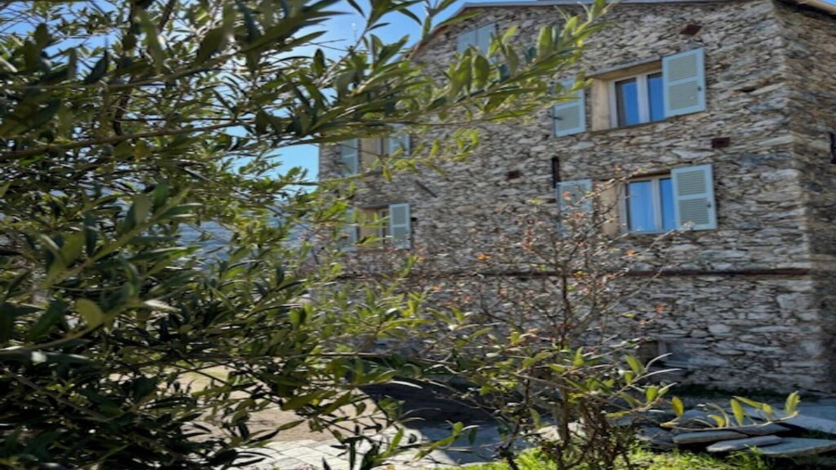 Murato Apartment | Old building with heated swimming pool