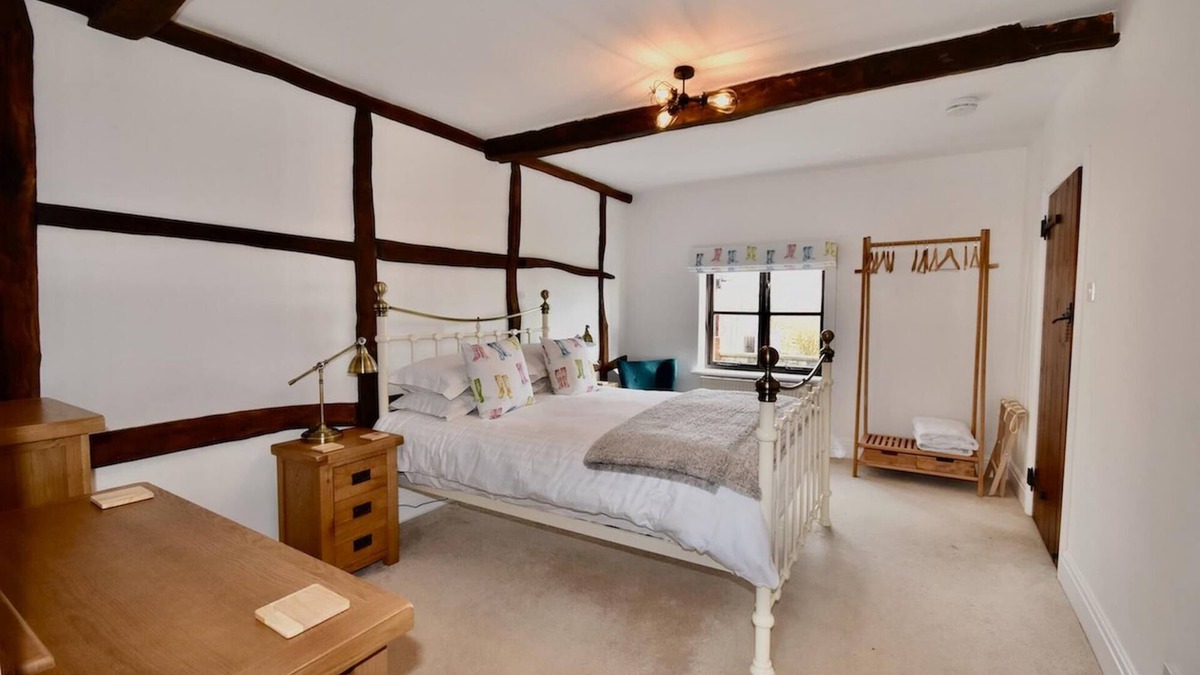 Ryde Apartment | Old Byre Little Upton Farm