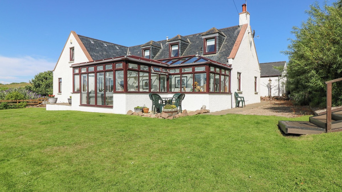 Cruden Bay Cottage | OLD COOPERAGE, pet friendly, country holiday cottage in Cruden Bay
