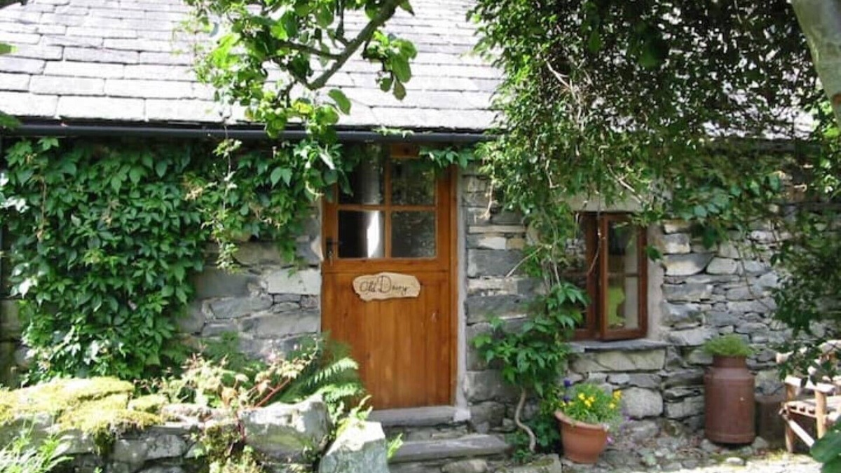 Torver Cottage | Old Dairy, Cosy 1 bedroom Cottage near Coniston, dogs welcome.