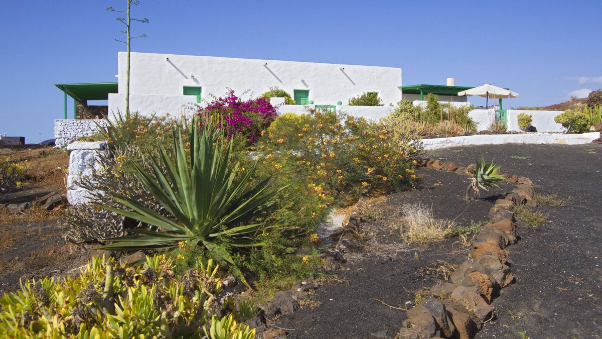 Yaiza Cottage | Old finca with sea views