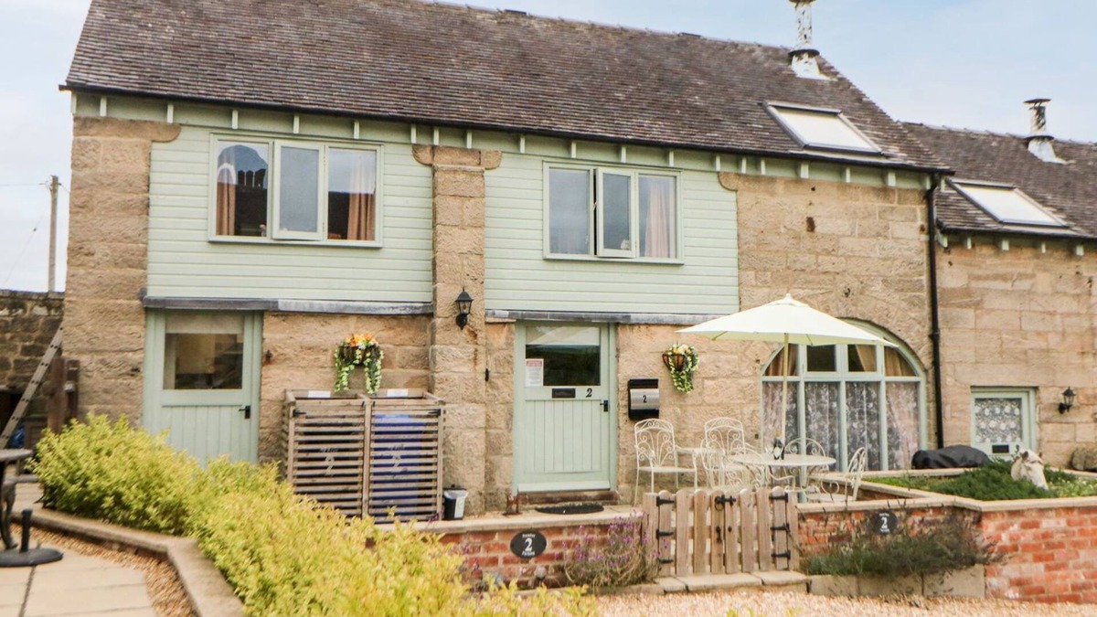 Calwich Cottage | OLD HALL COTTAGES, pet friendly, with a garden in Mayfield