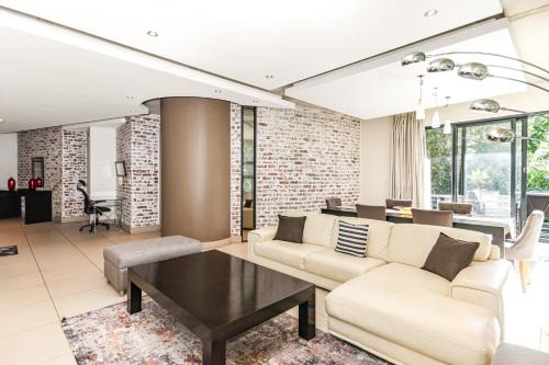 Greater Johannesburg Metropolitan Area Apartment | Old House Lane Melrose Boulevard