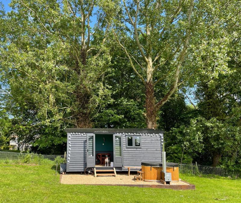 Melton Constable Apartment | Old King William Shepherd Huts and Private Hot Tubs in North Norfolk