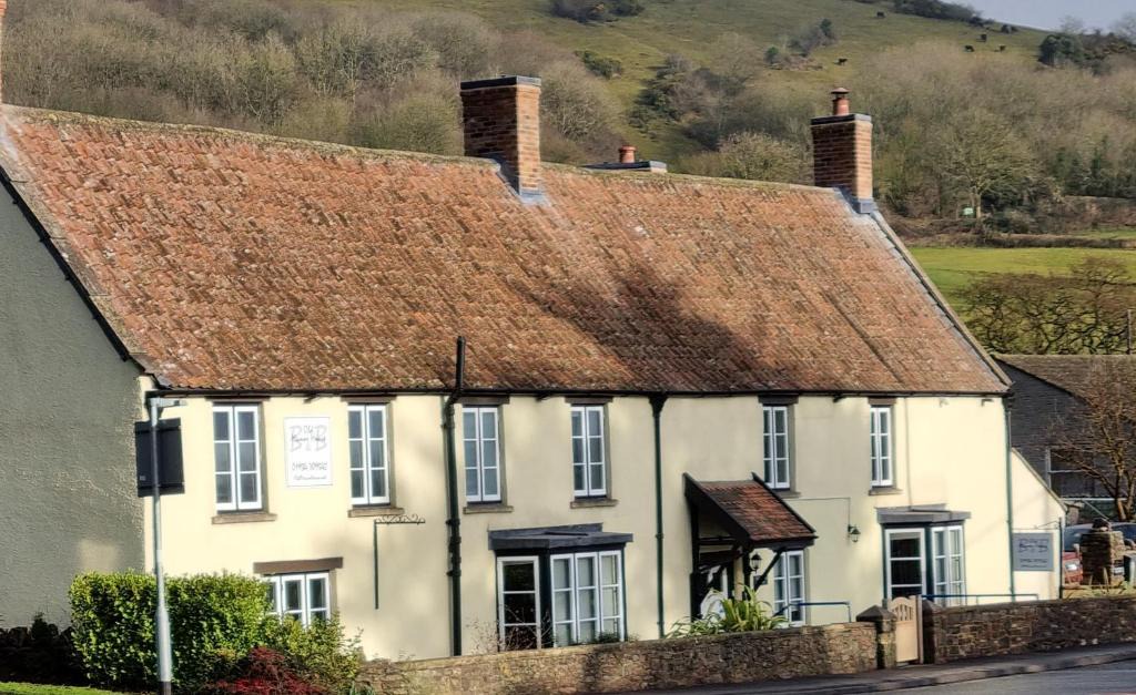 Cross Bed & Breakfast | Old Manor House