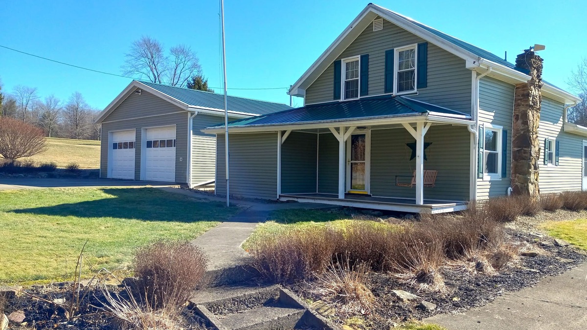 Cranberry House | Old Miller Farm - Cozy Country Home