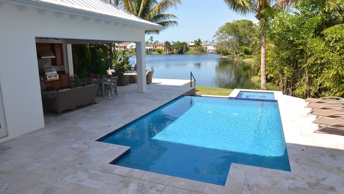 Old Naples House | Old Naples Lakefront Home - Easy walk to beach, 5th Ave/3rd St shopping & dining