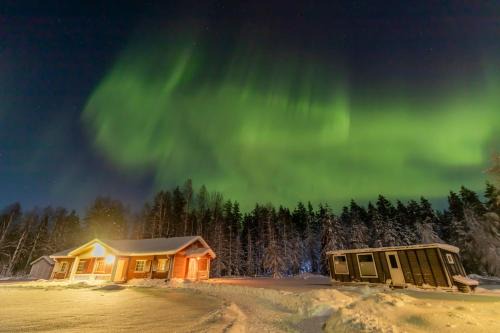 Keminmaa Resort | Old Pine Husky Lodge