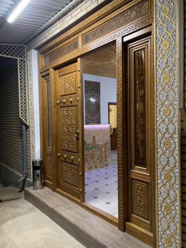 Bukhara House | Old Safari Golden Location Guest house with Laundry Service