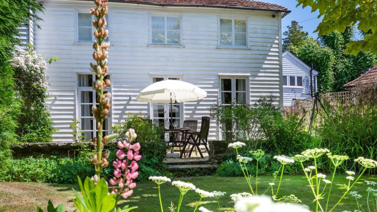 Northiam Apartment | Old School House - One Bedroom Apartment, Sleeps 2
