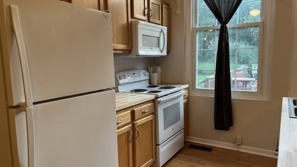 Onondaga House | Old School Vibe Private Apartment