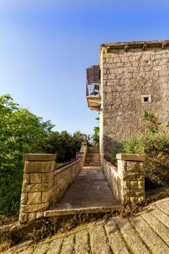 Zrnovo Apartment | Old Small Stone House