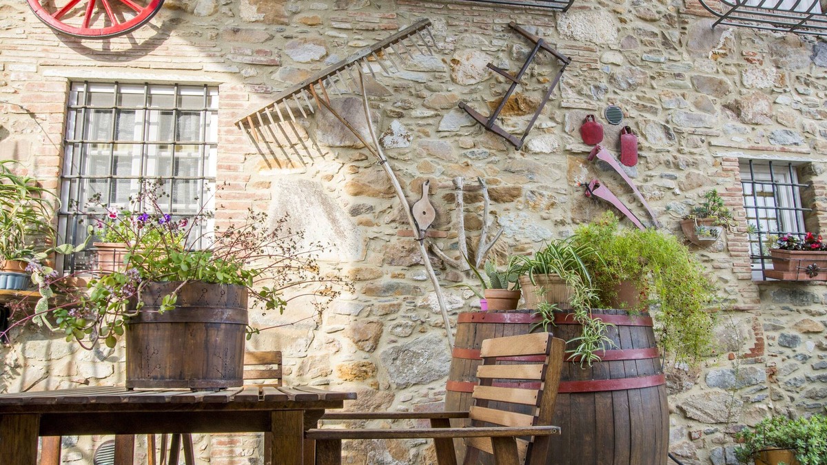 San Ginese Apartment | Old stone farmhouse near Lucca, Tuscany.