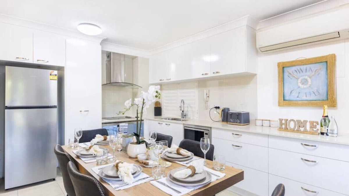 South Brisbane Apartment | Old Time Charm! Carpark+Wifi, Central BNE 2BR Apt