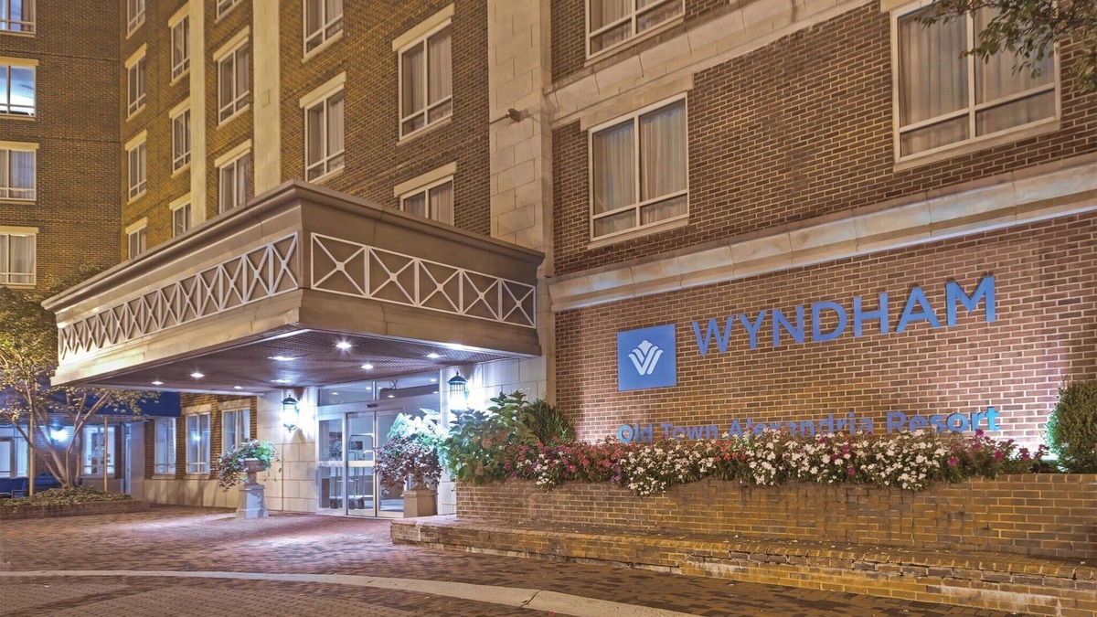 Potomac West Condo | Old Town Alexandria|2BR/2BA King Bed Suite