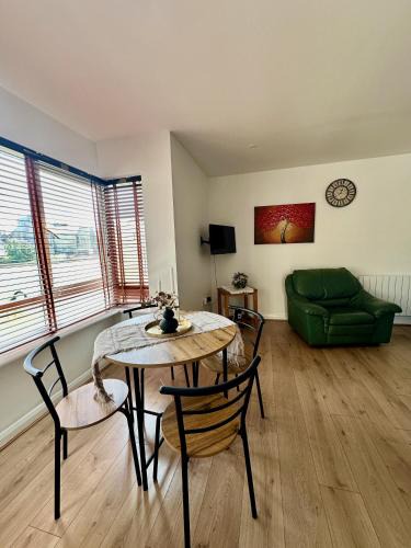 Waterford Apartment | Old Town Apartment