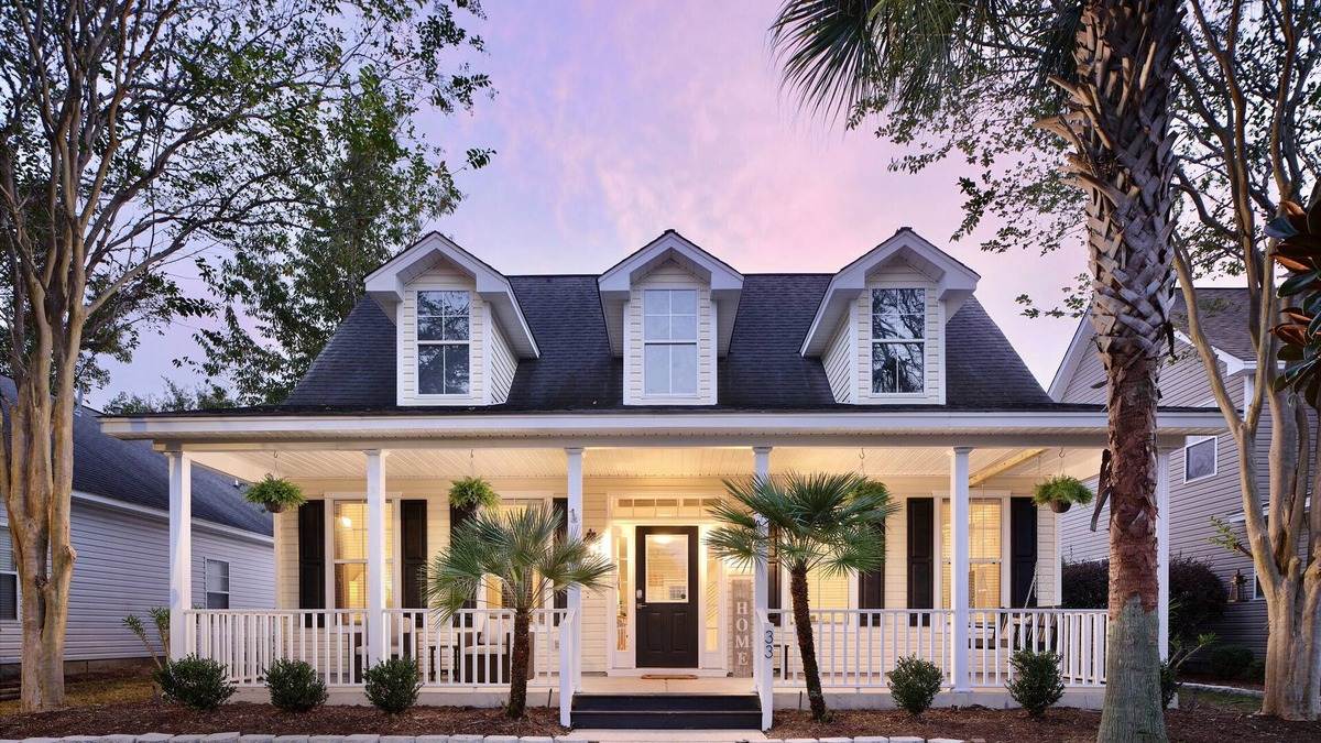 Bluffton House | Old Town Bluffton's "The Yellow Cottage" with Golf Cart and Fenced-In Yard