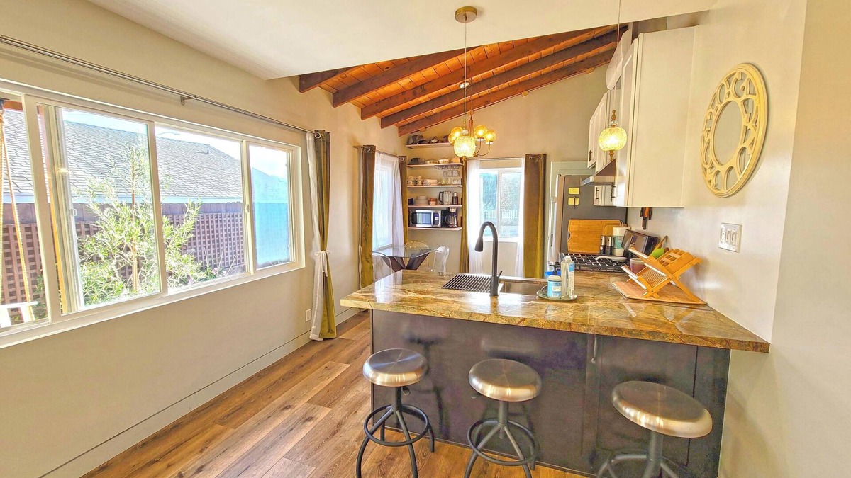 Old Town Camarillo House | Old Town Charmer walking distance to restaurants/nightlife