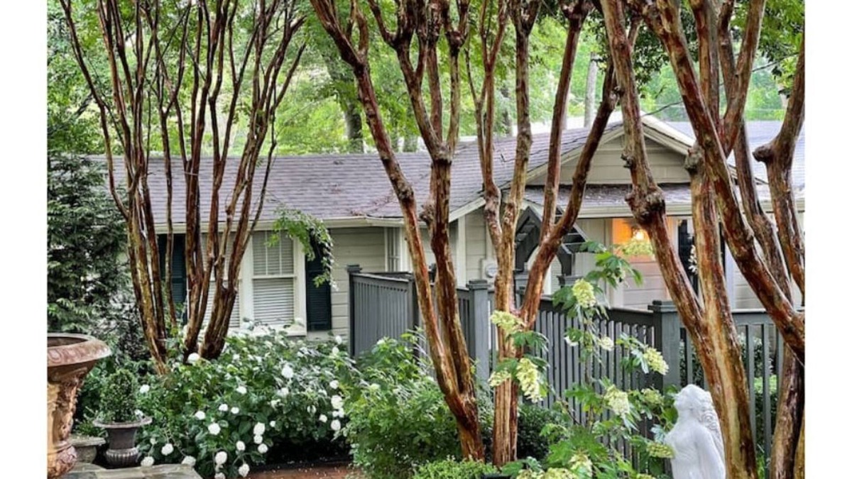 Old Town Cottage | Old Town Garden Cottage in downtown Huntsville