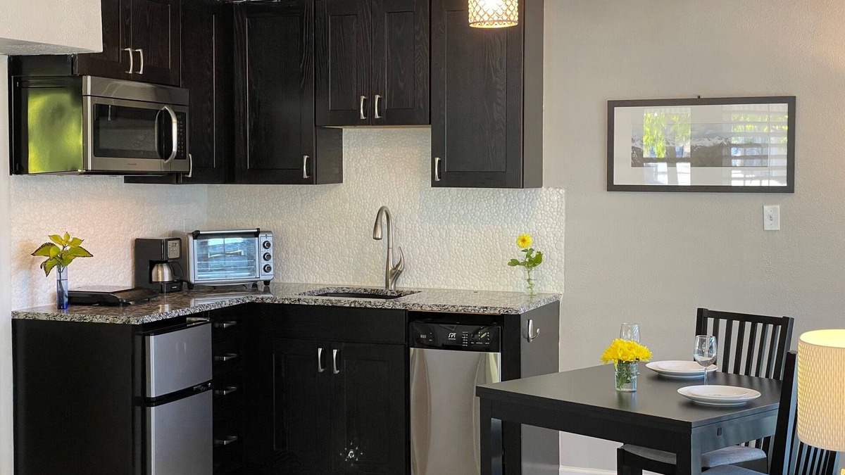 Louisville House | Old Town Louisville! Dogs welcome with approval!