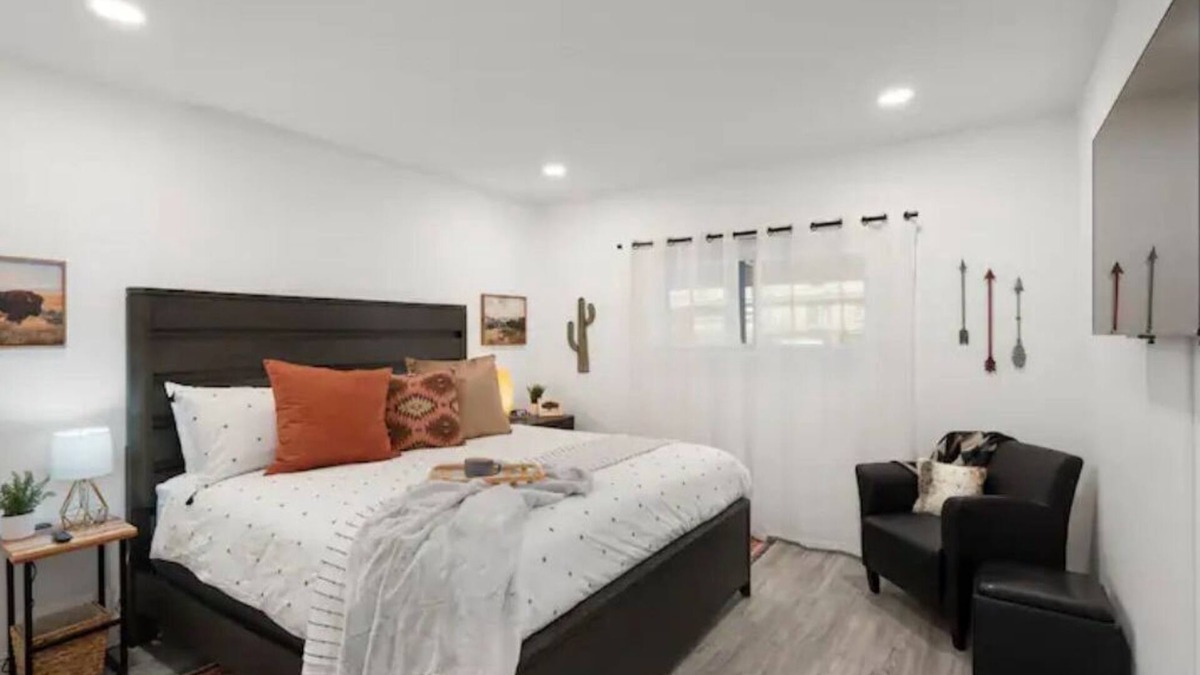 Southwest Village Apartment | Old Town Scottsdale Cozy Getaway