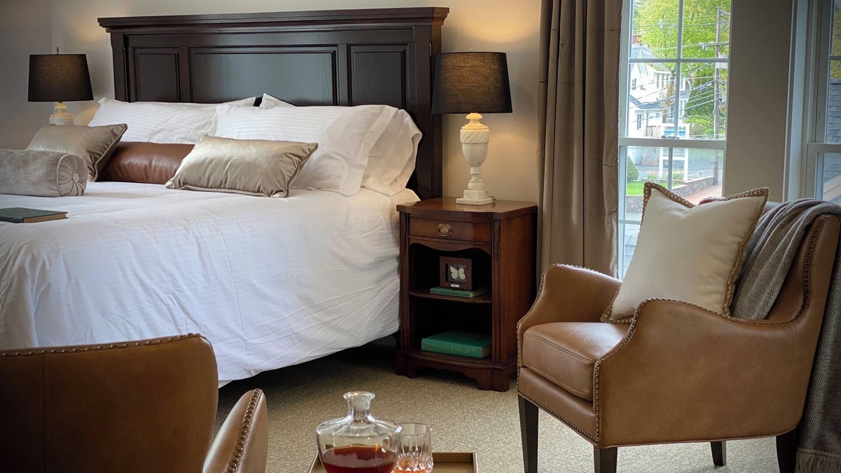 Ogunquit Hotel | Old Village Inn - King Room