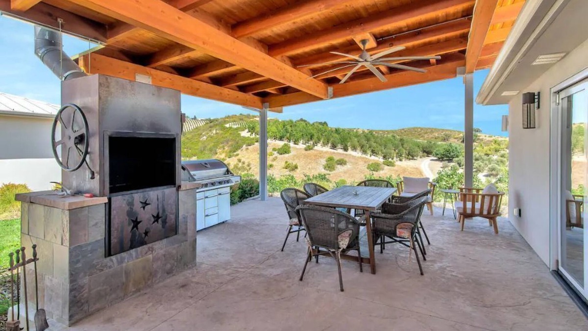 Templeton House | Old Vine House - 360 degree vineyard views!