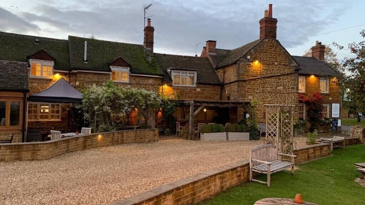 Lyddington Hotel | Old White Hart