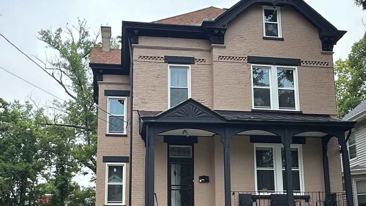 Westwood Apartment | “Oldie but Goodie”