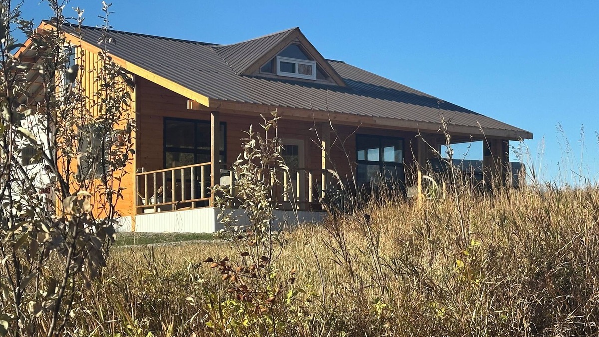 Brocket Cabin | Oldman river serene seriously private cabins pet, family and fisher friendly.