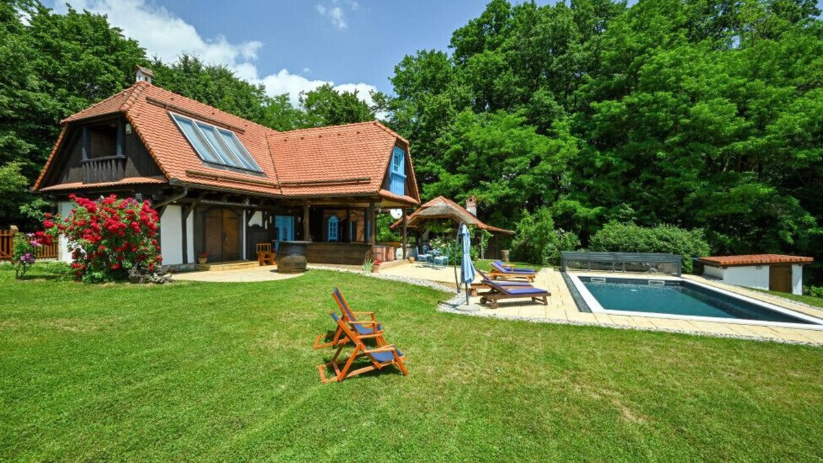 Zlatar Villa | Oldwine House Ložnjak by Villas Guide