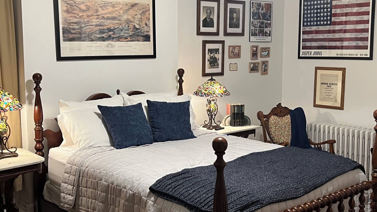 Gettysburg Bed & Breakfast | Olinger Suite in charming Olinger House B&B in historical, downtown Gettysburg.