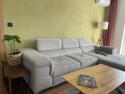 Nitra Apartment | Olive Apartment by Bytko - City Centre - Parking