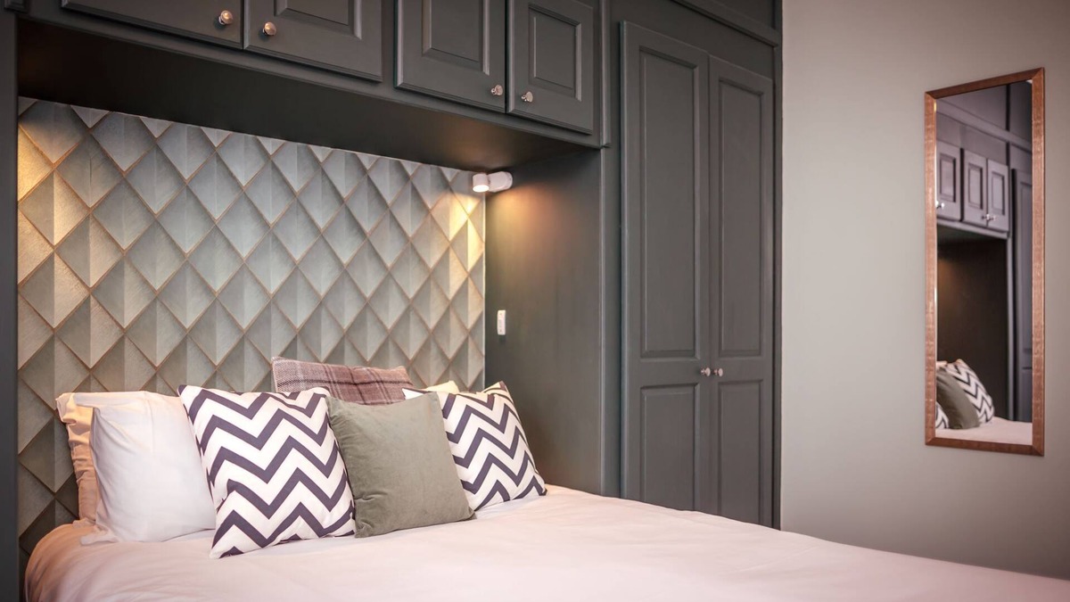 Eastbourne City Centre Apartment | Olive Tree - gloriously central, yet with tranquil garden & parking space