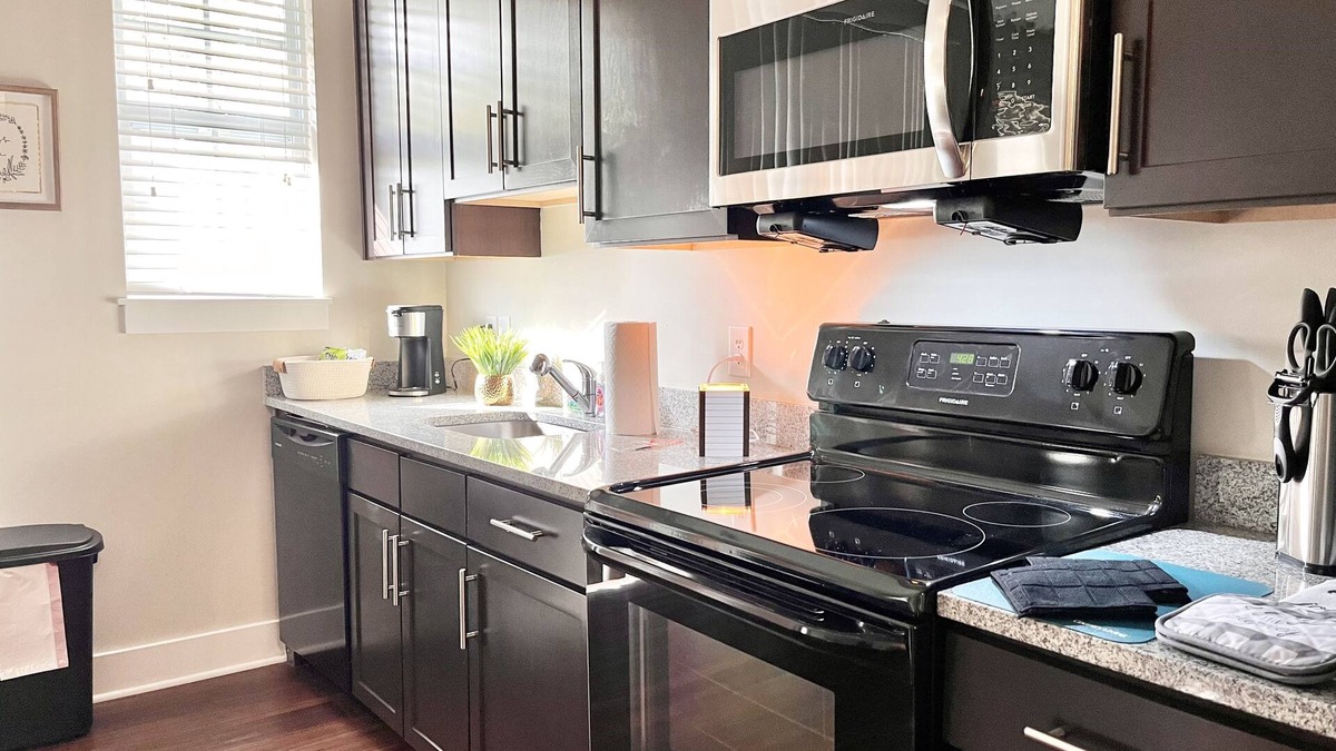 Indianapolis Apartment | Oliver Capital - Cozy, Arcade Studio