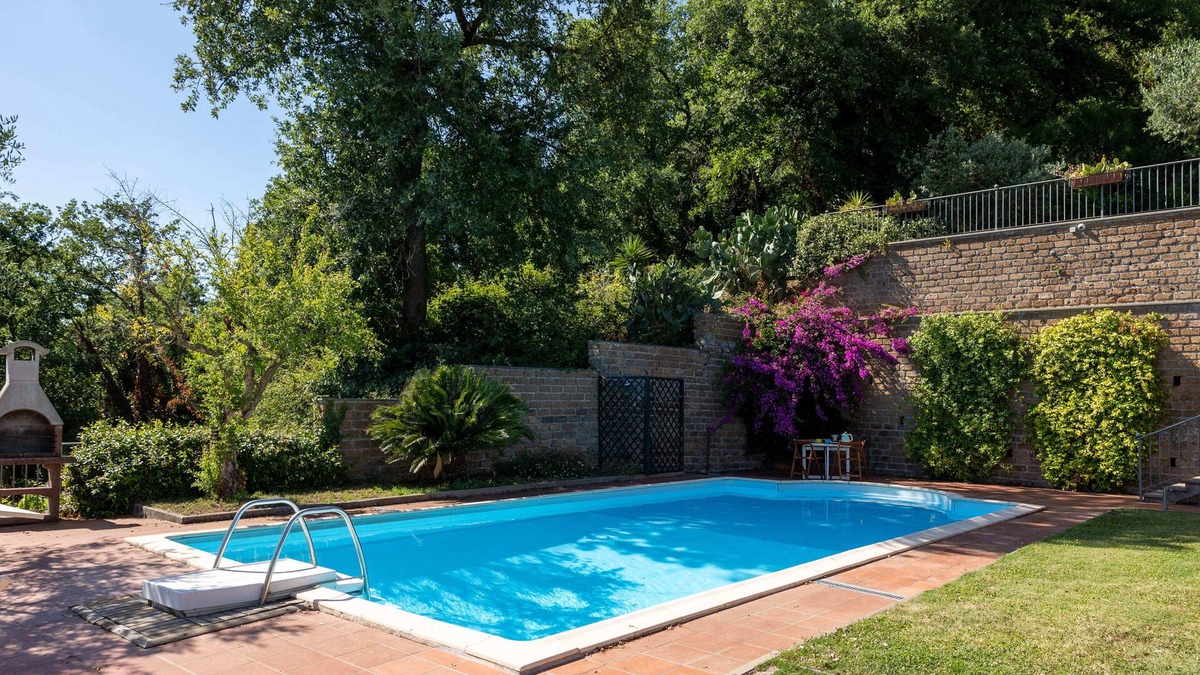 Lake Bracciano Villa | Olivetello - Three Bedroom Villa, Sleeps 7