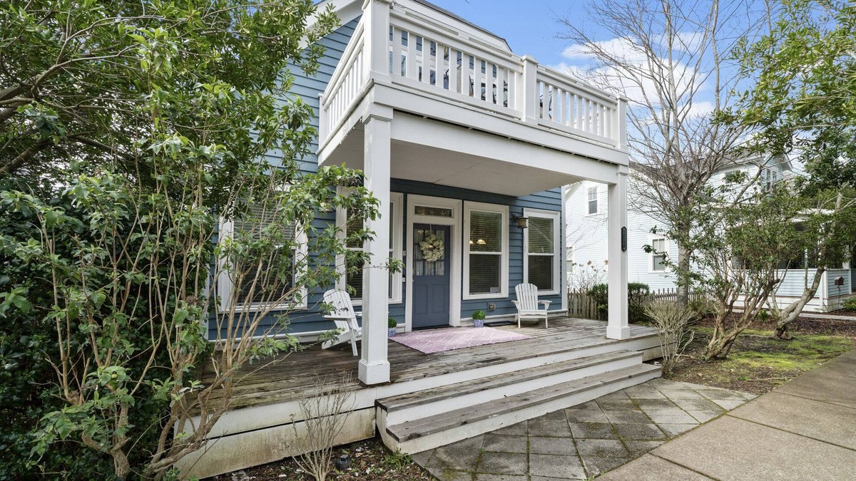 Nelscott House | Olivia Beach! Hot tub! Fireplace!