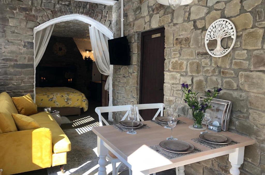 Olveston Villa | Olli's Cottage-Terrace & Jacuzzi optional