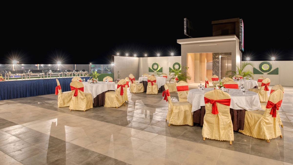 Raebareli Hotel | Om Clarks Inn Raebareli