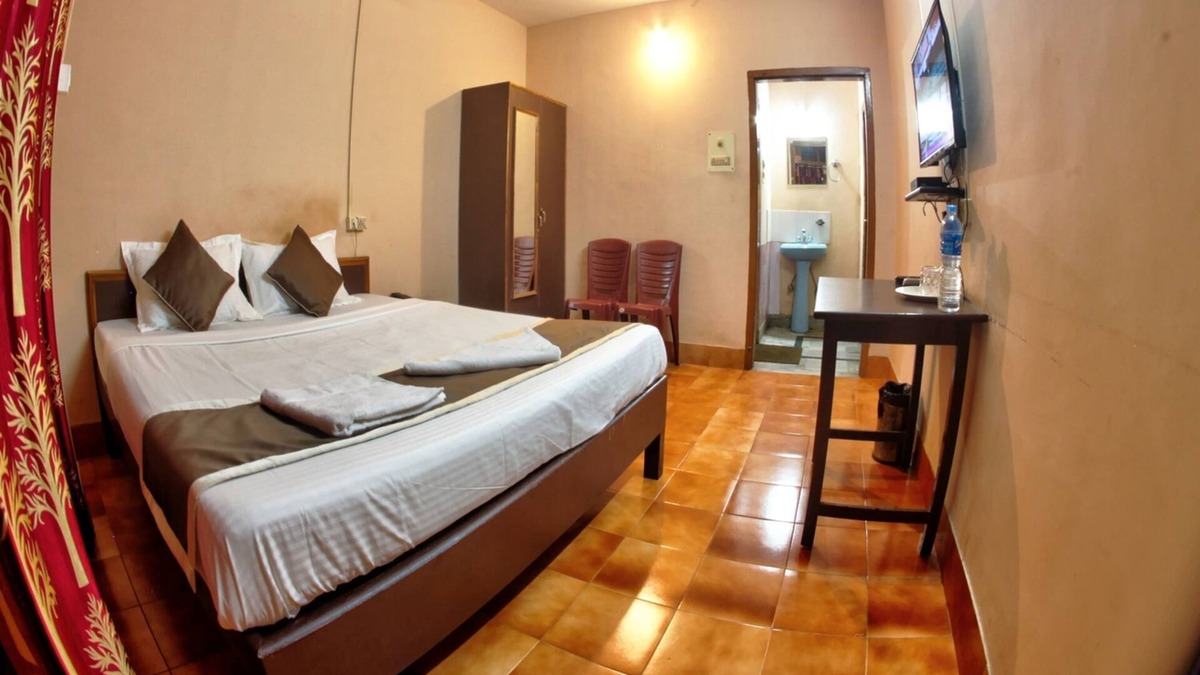 Khanapara Hotel | Om Shree Cottage